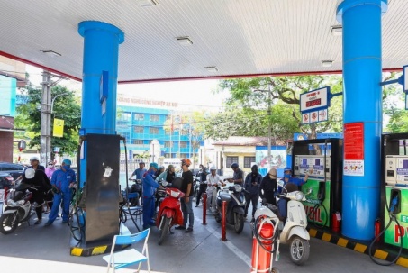 Xăng sinh học E10 bán toàn quốc, ở Hà Nội rất ít cửa hàng có xăng E5