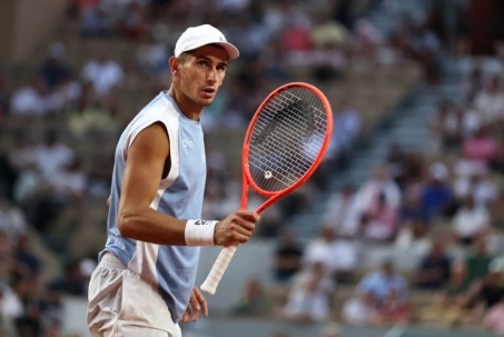 Sao Ý lập kỷ lục "hành xác" ở Roland Garros, Nadal - Djokovic cũng phải "ngả mũ"