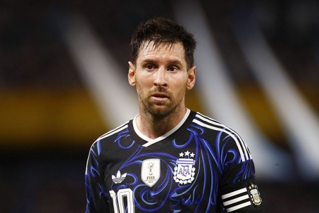 Messi - Argentina gặp sự cố trước thềm World Cup, bị đánh thức lúc nửa đêm