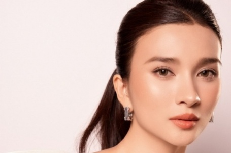 Nhan sắc NSƯT vừa lọt đề cử top 100 gương mặt đẹp nhất thế giới