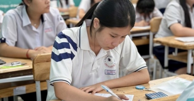 Gần 13.000 thí sinh TP.HCM tranh suất vào lớp 10 chuyên, tích hợp