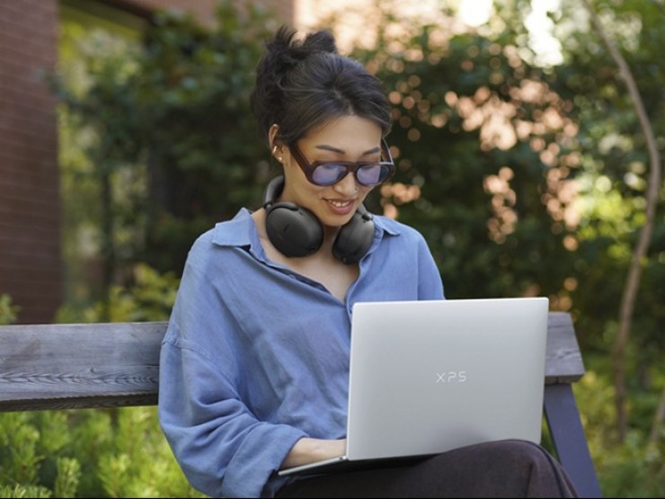 Dell ra mắt XPS 13 thế hệ mới: Nặng 1kg, pin xem video liên tục 17 tiếng