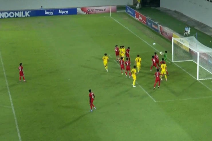 Các pha không chiến của U19 Malaysia tỏ ra tất lợi hại
