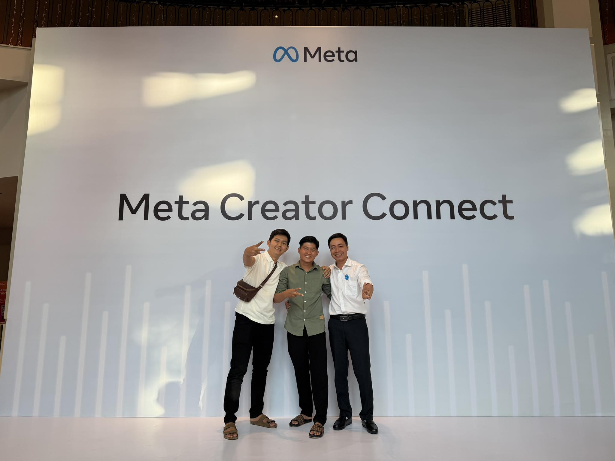 Phước Lầy (bên phải) tham gia event của Facebook Việt Nam - Meta Creator Connect. (Ảnh: NVCC)