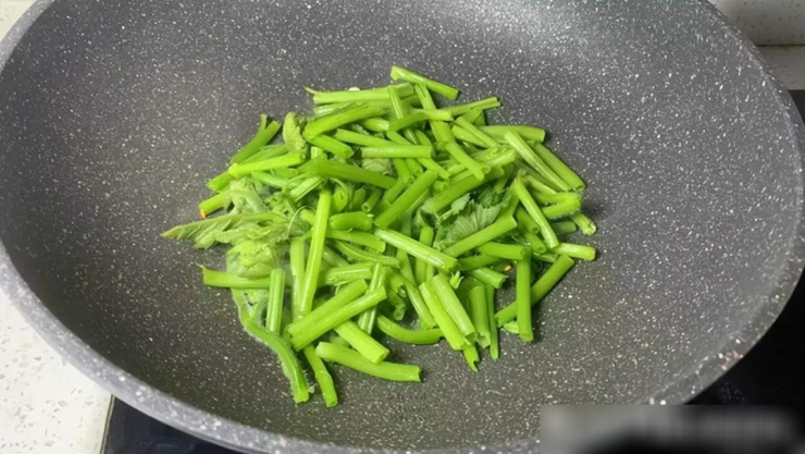 Loại rau mùa hè ngon ngọt, bổ máu, đẹp da, sạch ruột, ăn nhiều mà không có cảm giác "tội lỗi" - 4