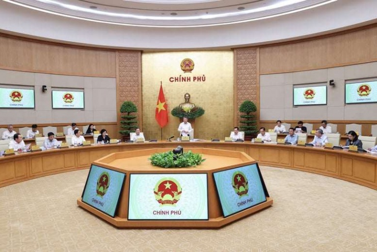 Các thành viên Chính phủ tham dự cuộc họp sáng nay 3/6