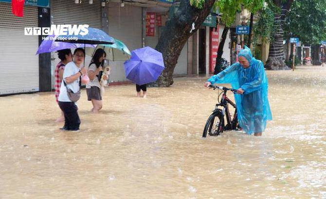 Chiều tối và đêm nay, vùng núi Bắc Bộ nguy cơ mưa lớn. (Ảnh minh hoạ)