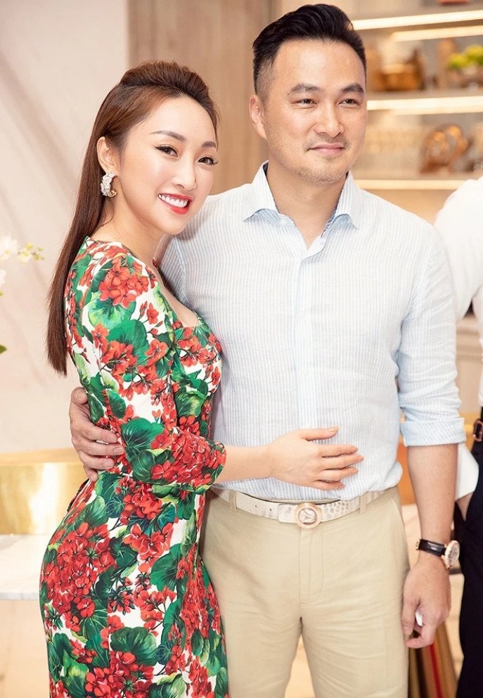 Bốn nghệ sĩ tài hoa, nổi tiếng showbiz Việt lấy vợ kém 16 tuổi là ai? - 2