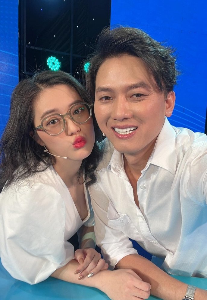 Bốn nghệ sĩ tài hoa, nổi tiếng showbiz Việt lấy vợ kém 16 tuổi là ai? - 4