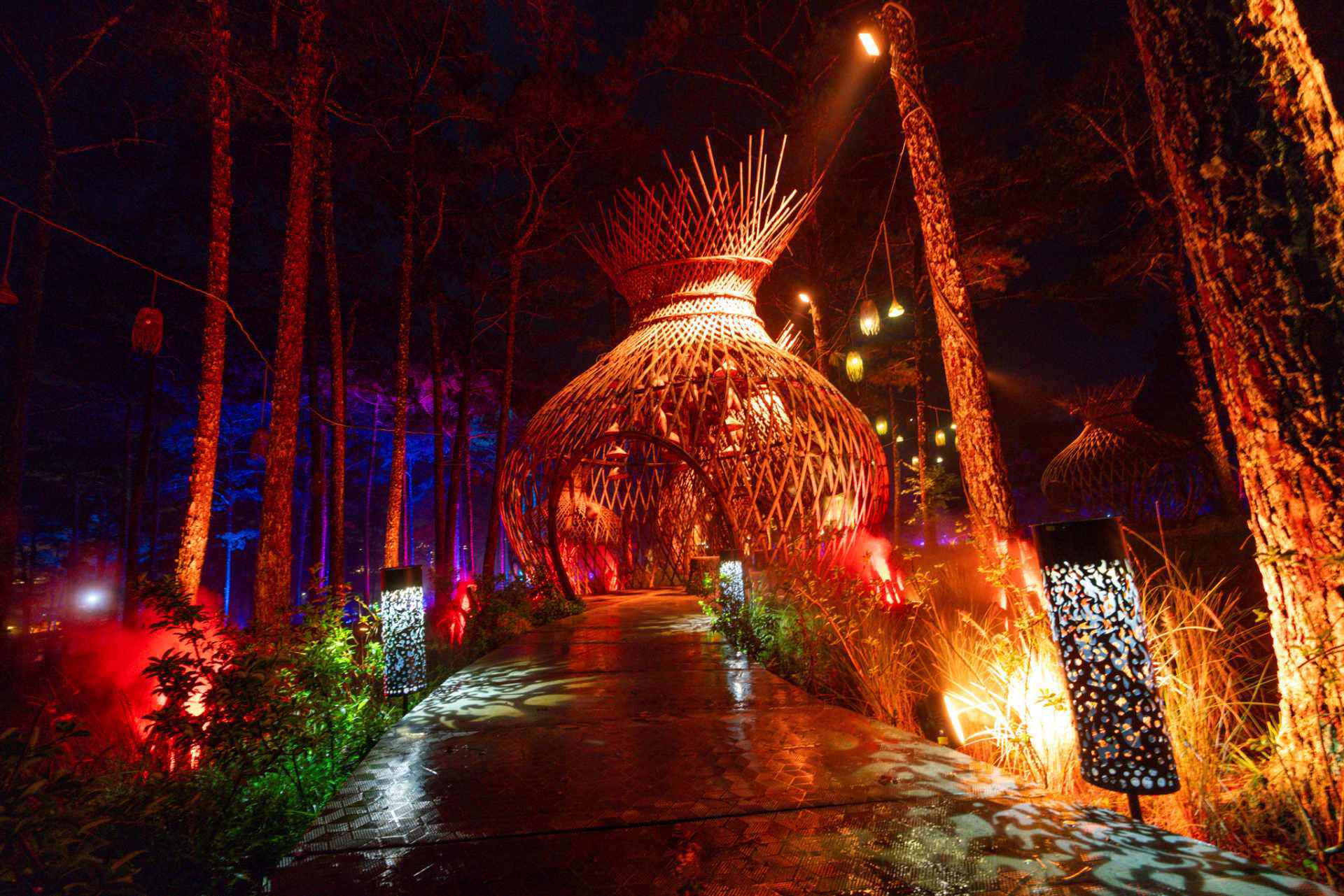 Delight Park Đà Lạt: Mang hồ Than Thở trở lại trong sắc hoa và ánh sáng - 11