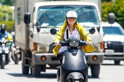 Miền Bắc nắng nóng đỉnh điểm, chiều tối có mưa dông