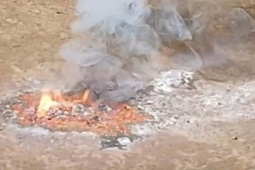 Sân bê tông tự cháy tại một hộ dân ở Sơn La