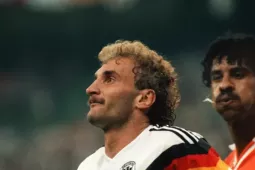 Lịch sử World Cup 1990: Pha 'phun mưa'của Rijkaard phơi bày mối 'thâm thù' Đức - Hà Lan