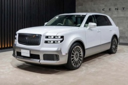 Độc lạ xe SUV Nhật rao bán giá khủng tại Nga