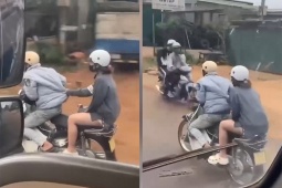 Clip: Thanh niên giận người yêu, ngồi tít đầu xe máy khiến dân mạng bật cười