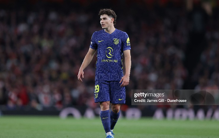 Julian Alvarez là mục tiêu hàng đầu của Barca