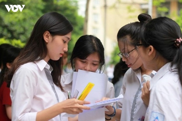 Áp lực cuộc đua vào trường chuyên.