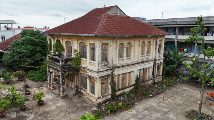 Loạt dinh thự trăm tuổi đổ nát ở miền Tây - 16