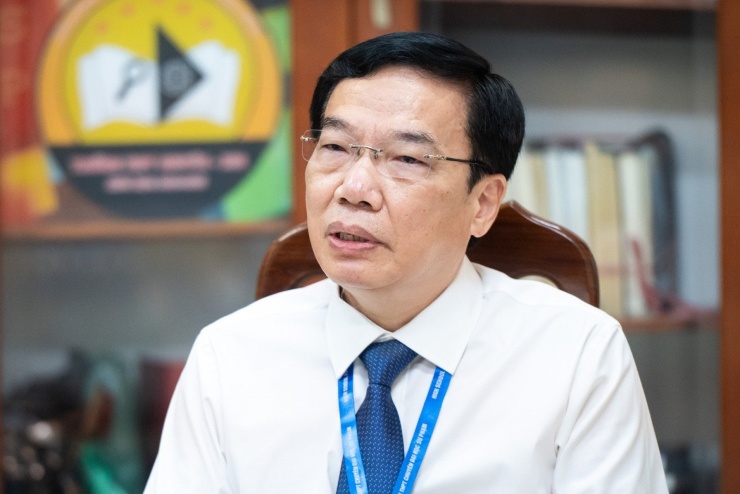 TS Vũ Văn Tiến, Hiệu trưởng Trường THPT Chuyên ĐH Sư phạm. Ảnh: Thanh Hùng