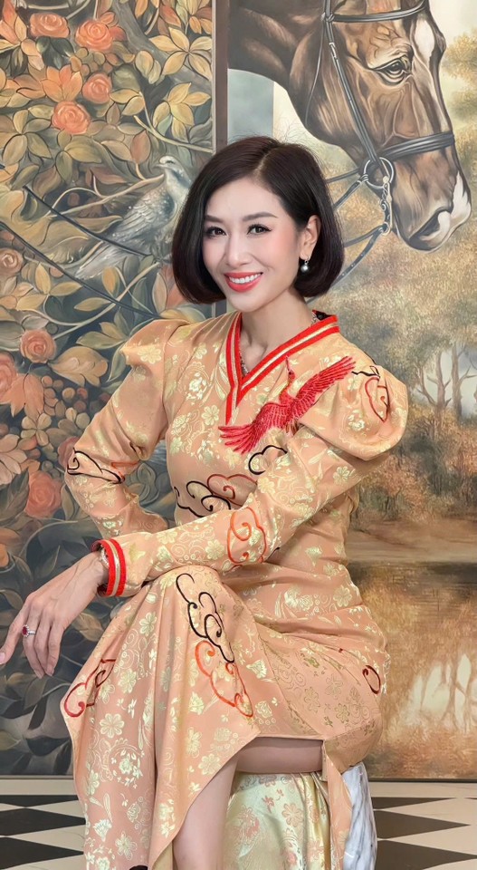 Sắc vóc 'Cô thư ký xinh đẹp' sau 26 năm - 1