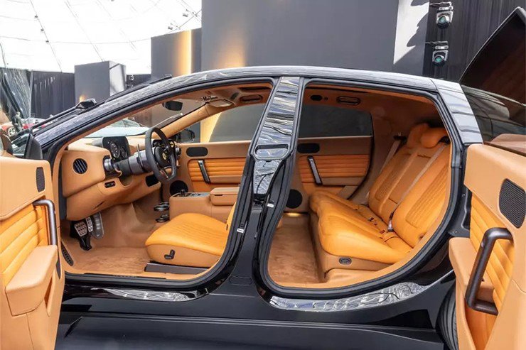 Ferrari Luce vừa ra mắt đã có đại gia Việt chốt đơn - 4