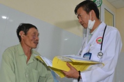 4 người nhập viện sau bữa cơm có nấm rừng