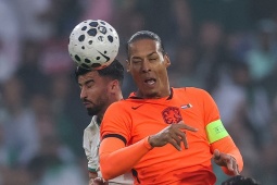 Video bóng đá Hà Lan - Algeria: Phung phí cơ hội, siêu phẩm choáng váng (Giao hữu)