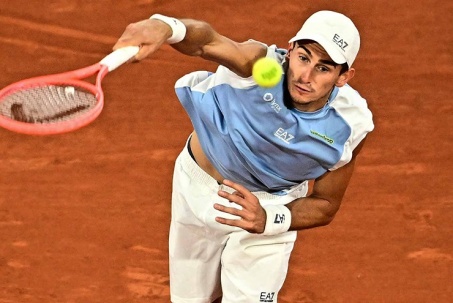 Video tennis Berrettini - Arnaldi: Thể hiện bản lĩnh, cú sốc chấn thương (Roland Garros)
