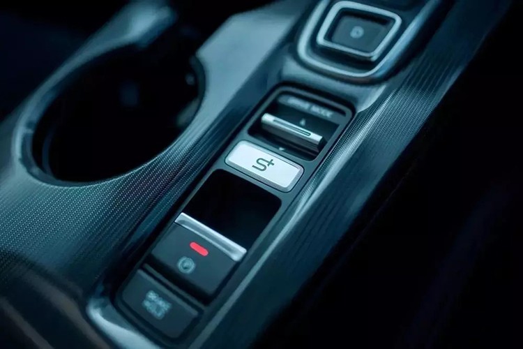 Honda hé lộ Civic e:HEV 2026 với công nghệ giả lập sang số như xe thể thao - 3