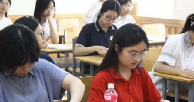 Thi vào lớp 10 Chuyên Sư phạm: Có thí sinh "rải" 9 nguyện vọng vào 8 trường vì lo cạnh tranh khốc liệt