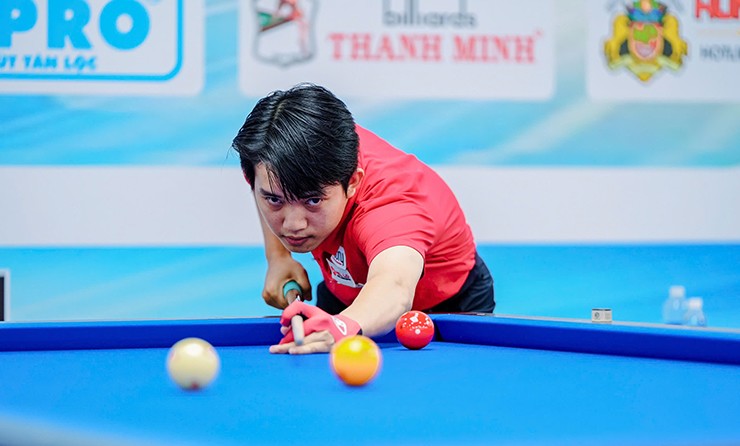 Chiêm Hồng Thái ngoạn mục đi tiếp