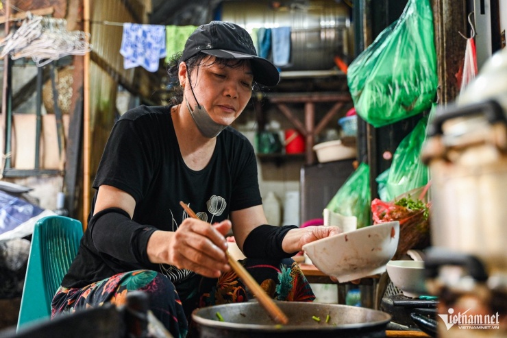 Bà Phương - chủ quán