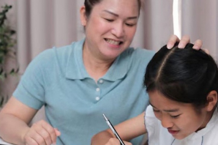 Chuyên gia giáo dục chỉ ra điều cha mẹ cần ngừng làm sau khi con bước qua 6 tuổi
