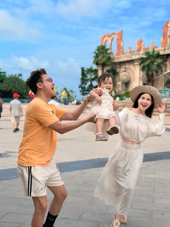 Ảnh sao 5/6: Bé Gạo nhà Ngô Thanh Vân ghi điểm vì ngoan ngoãn - 4
