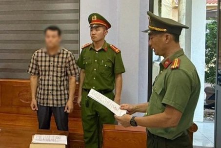 Hiệu trưởng một trường tiểu học ở Quảng Trị bị bắt tạm giam