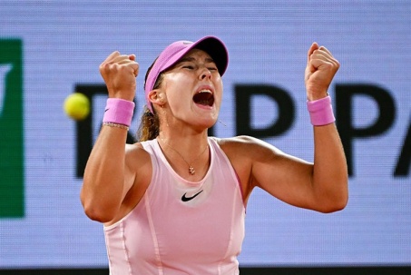 Hấp dẫn Roland Garros: Andreeva đoạt vé chung kết, gặp hiện tượng hạng 114 thế giới