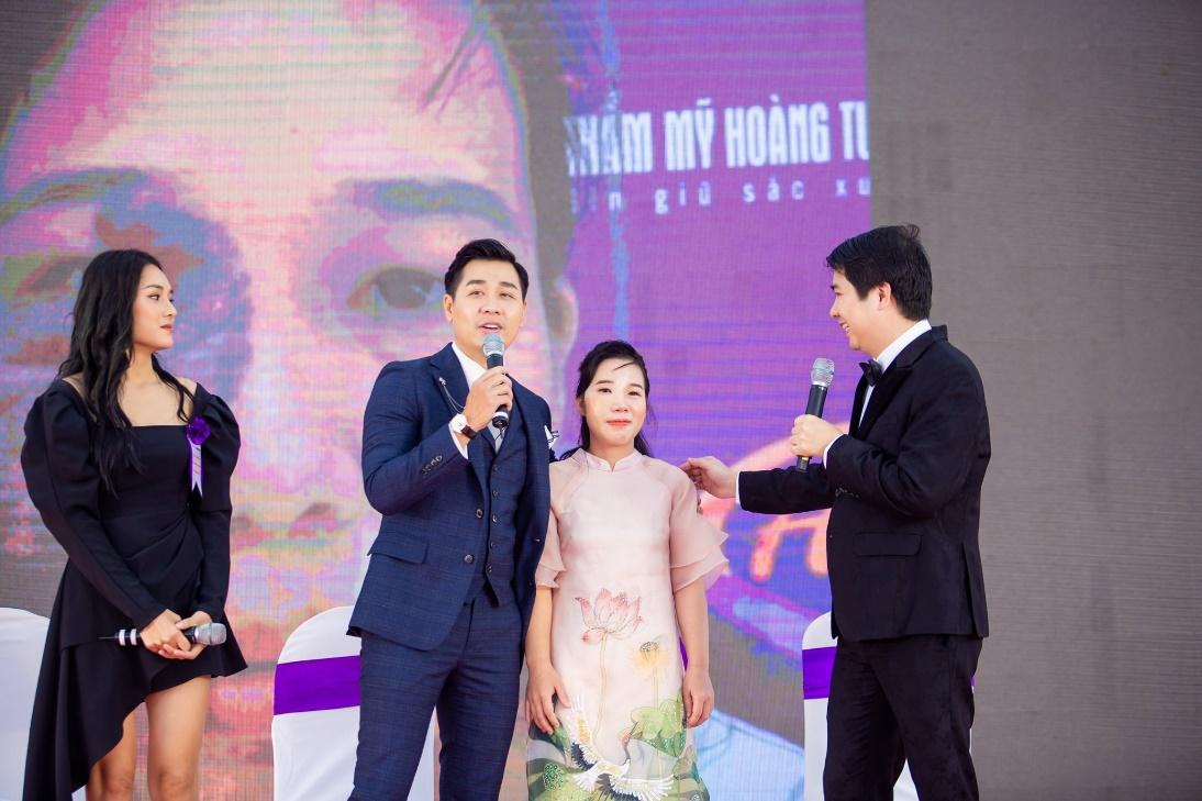 Một bệnh nhân u máu che gần nửa khuôn mặt được BS Hoàng Tuấn điều trị miễn phí trong chương trình “Thay diện mạo – Đổi cuộc đời” (ảnh NVCC)