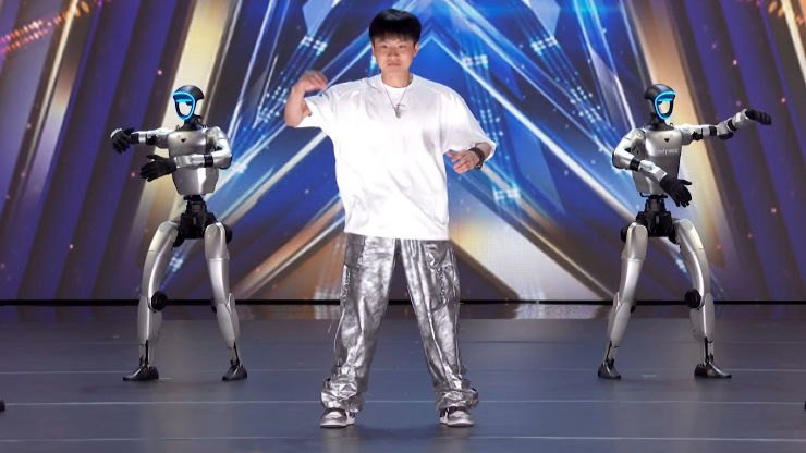 Robot đại náo sân khấu America’s Got Talent.