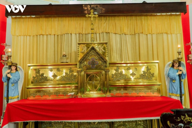 Nhà thờ Mặc Bắc: Thánh đường Roman nổi tiếng tại Vĩnh Long - 15