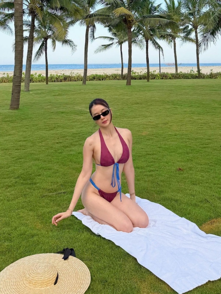 Thủy Top và dàn mỹ nhân đua nhau diện bikini tí hon - 11