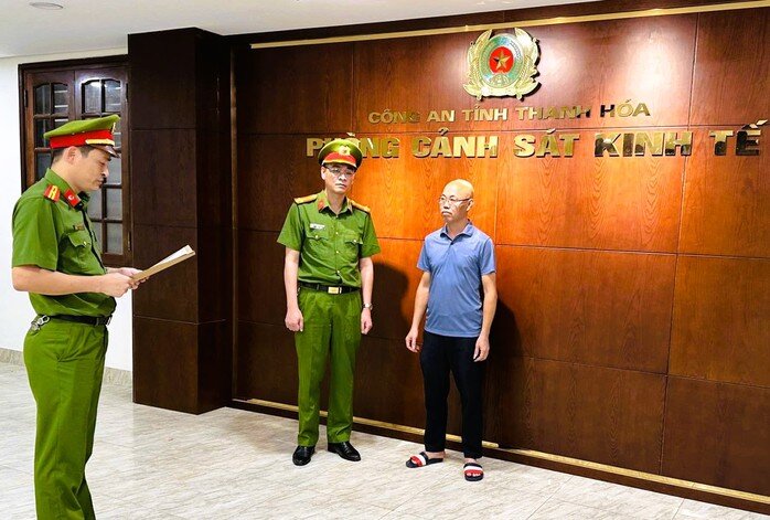 Một giám đốc ở Thanh Hóa bị khởi tố vì buôn bán hàng giả là thực phẩm. Ảnh: Công an Thanh Hóa