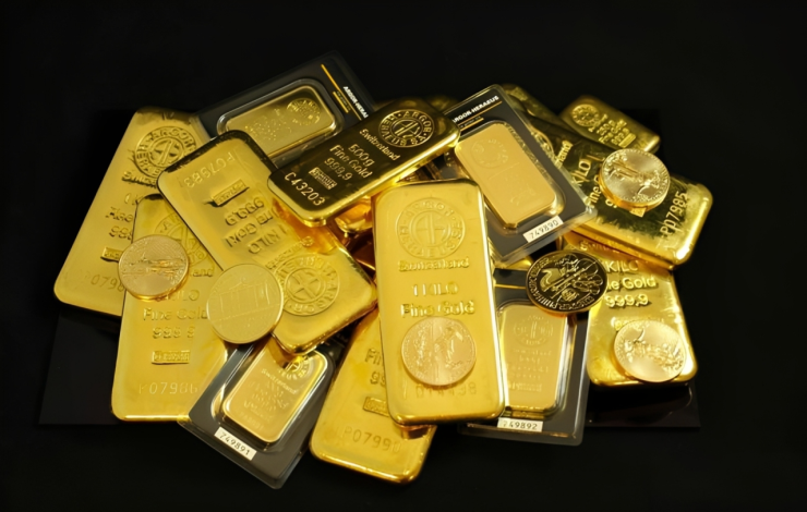 Giá vàng đêm 5/6/2026 (giờ Việt Nam) lao dốc thủng mốc tâm lý 4.400 USD/ounce, với nguyên nhân chính đến từ đồng USD mạnh lên và kỳ vọng Fed duy trì lãi suất cao, bất chấp căng thẳng địa chính trị tại Trung Đông. Ảnh: Baidu