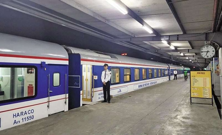 Ga Hà Nội đang là đầu mối giao thông đường sắt.