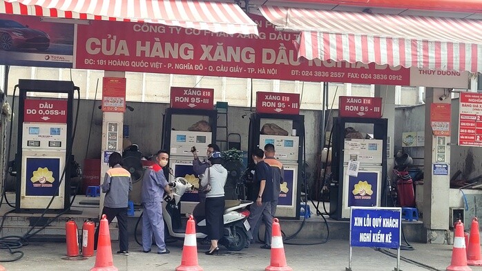 Một cửa hàng xăng dầu ở Hà Nội chỉ bán duy nhất mặt hàng xăng E10