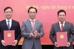 Bộ GD&ĐT bổ nhiệm nhiều giám đốc, hiệu trưởng trường đại học, cao đẳng trực thuộc
