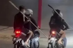 17 đối tượng cầm phóng lợn, kiếm truy sát cặp vợ chồng trẻ