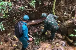 Người dân phát hiện quả bom nặng 230 kg