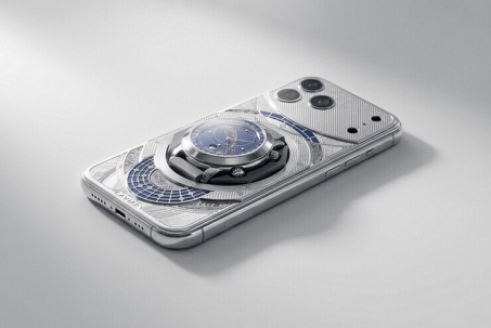 Caviar ra mắt iPhone 17 Pro Max có ngăn riêng cất đồng hồ Thụy Sĩ, giá tới 5,6 tỷ đồng