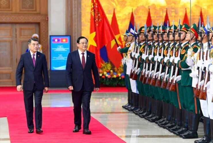 Ảnh: Thủ tướng Lê Minh Hưng chủ trì lễ đón chính thức Thủ tướng Lào