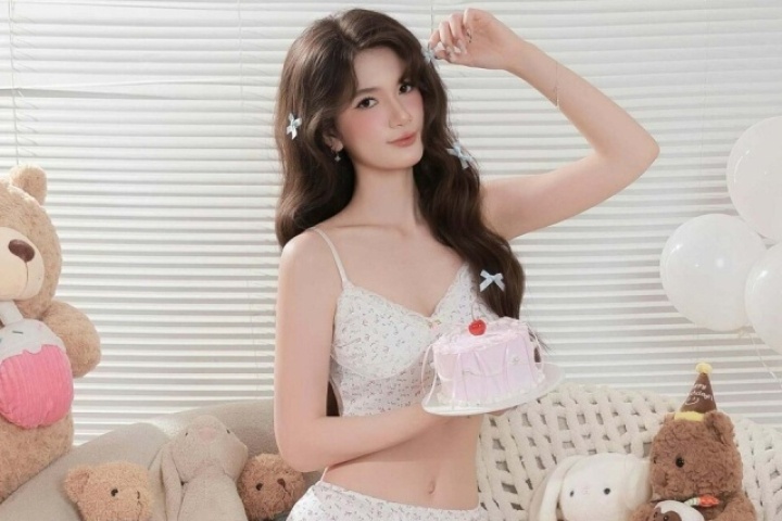 Em gái Đặng Văn Lâm đón tuổi 19